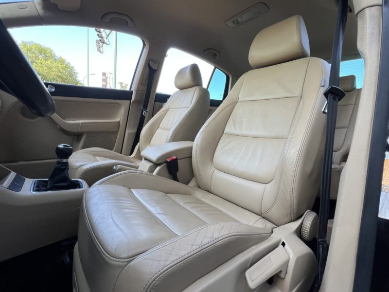 VOLKSWAGEN GOLF 5 V PLUS CARAT 2.0 TDI 136 Cv INTERIEUR CUIR REGULATEUR BLUETOOTH - GARANTIE 1 AN