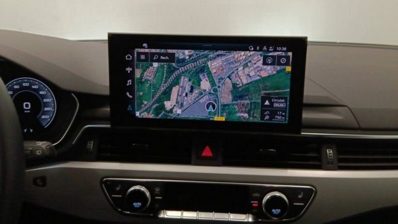 Audi A4 Avant 40 tdi 204 S tronic 7 S line + toit pano + pack assistance route