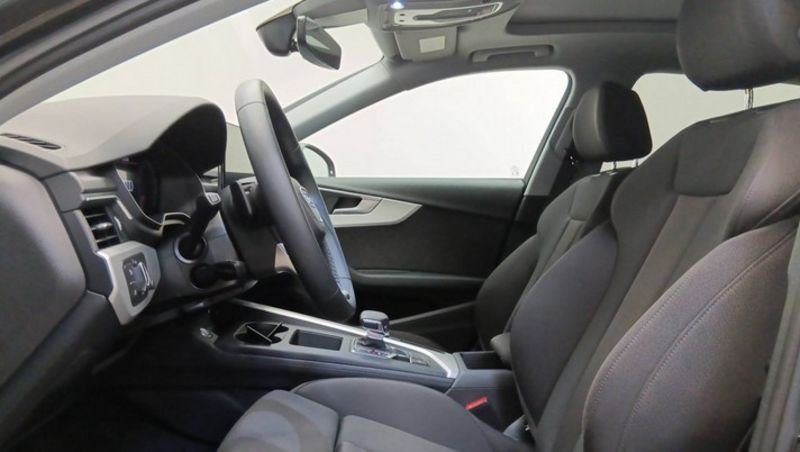 Audi A4 Avant 40 tdi 204 S tronic 7 S line + toit pano + pack assistance route