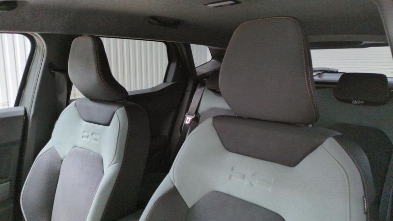 Dacia Duster Hybrid 140 4x2 extreme + pack techno +  city