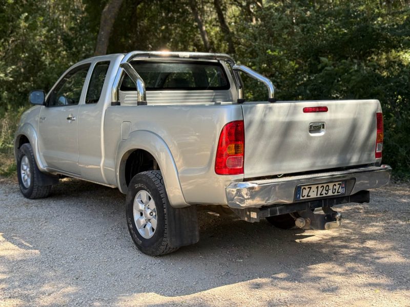 TOYOTA HILUX 2.5 D4D 120 4X4 GX 