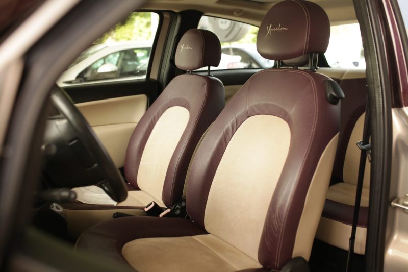 LANCIA YPSILON 1.4 16V PLATINO BOITE AUTOMATIQUE  