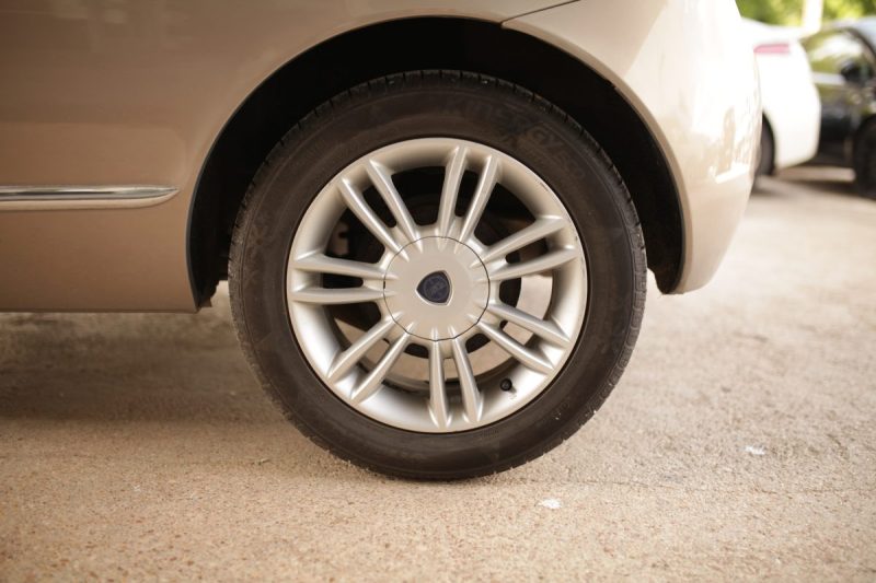 LANCIA YPSILON 1.4 16V PLATINO BOITE AUTOMATIQUE  