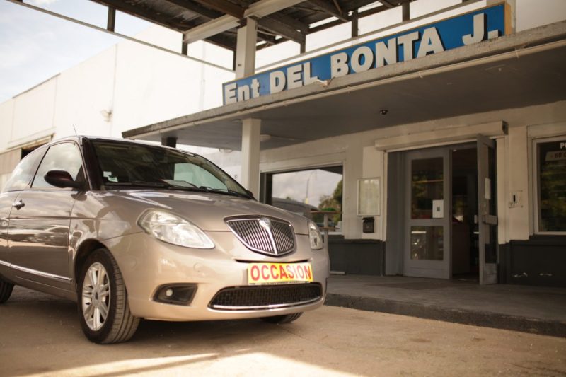 LANCIA YPSILON 1.4 16V PLATINO BOITE AUTOMATIQUE  