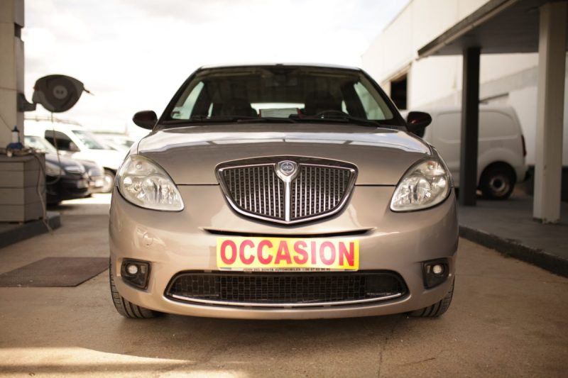 LANCIA YPSILON 1.4 16V PLATINO BOITE AUTOMATIQUE  