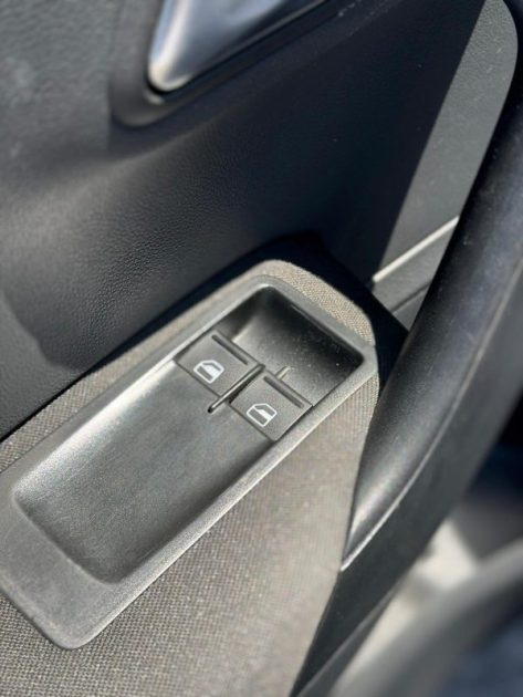 VOLKSWAGEN  POLO 2009 1.2i 60cv / ConfortLine / 58.000cv / Apple Car Play / Carnet VW 