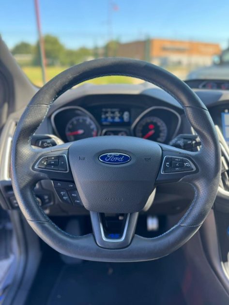 FORD  FOCUS RS 2017 350cv / Premiere Main / Mode Drift 