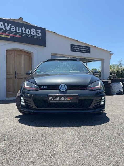 VOLKSWAGEN  GOLF 7 GTI PERFORMANCE 230CV BVM / Toit Ouvrant / Carnet VW 