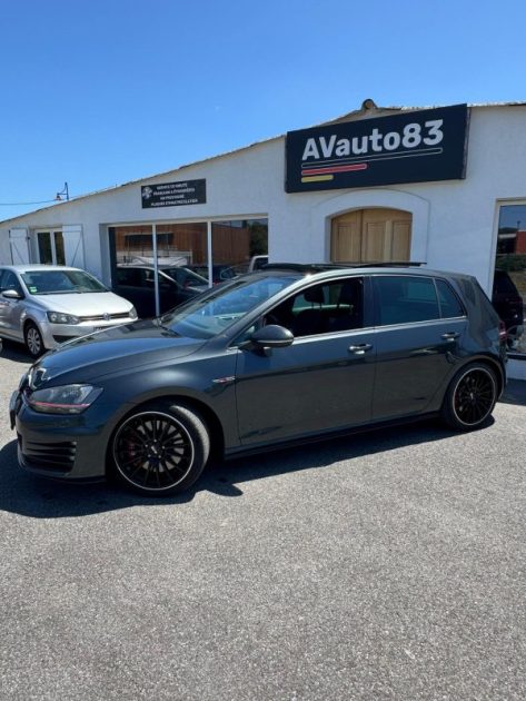 VOLKSWAGEN  GOLF 7 GTI PERFORMANCE 230CV BVM / Toit Ouvrant / Carnet VW 
