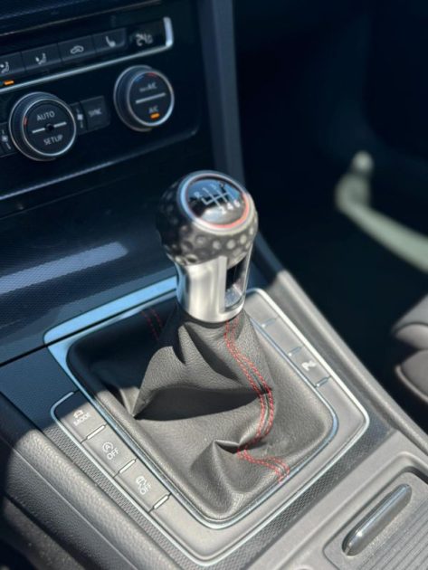 VOLKSWAGEN  GOLF 7 GTI PERFORMANCE 230CV BVM / Toit Ouvrant / Carnet VW 