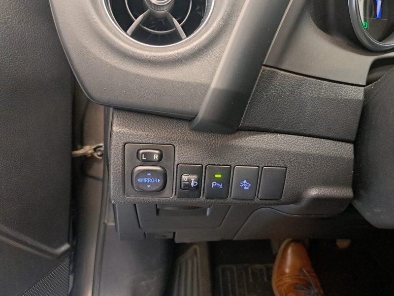 TOYOTA AURIS Hybride 136h Design HSD BOITE AUTOMATIQUE