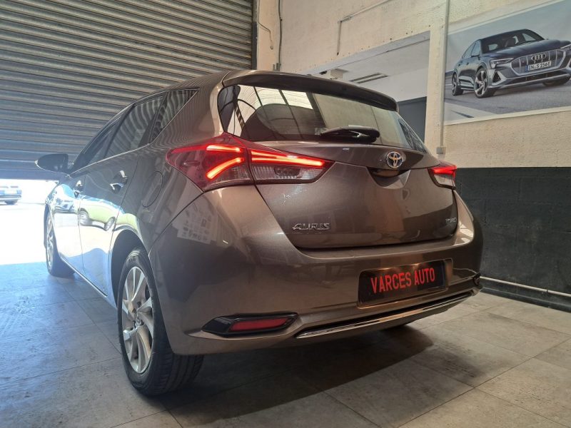 TOYOTA AURIS Hybride 136h Design HSD BOITE AUTOMATIQUE