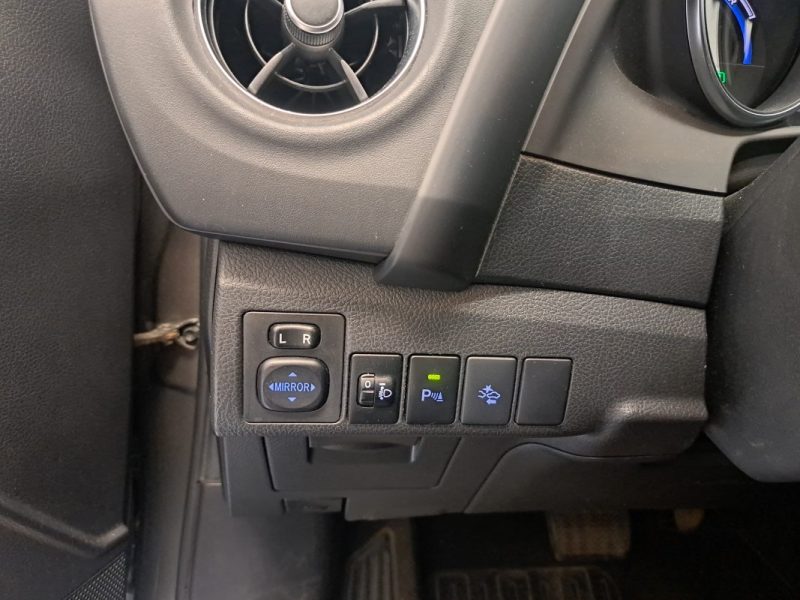 TOYOTA AURIS Hybride 136h Design HSD BOITE AUTOMATIQUE