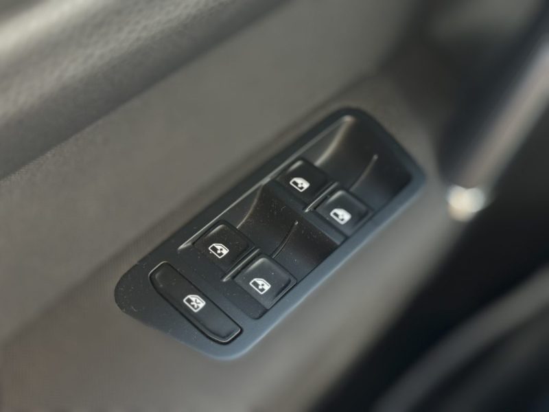 VOLKSWAGEN GOLF VII SPORTSVAN 1.0 TSI 110ch DSG7 Connect - Suivi Entretien Complet