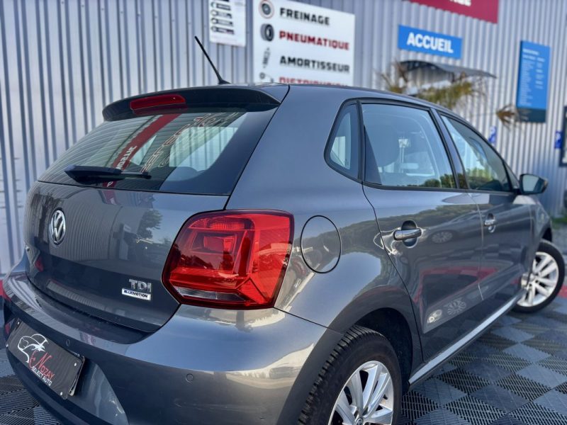 VOLKSWAGEN POLO 2014