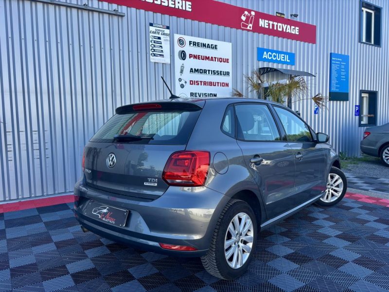 VOLKSWAGEN POLO 2014