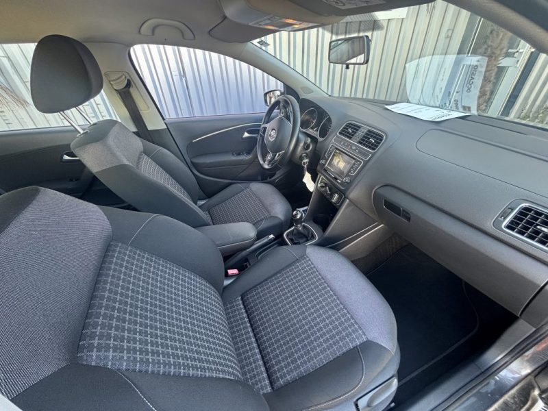 VOLKSWAGEN POLO 2014