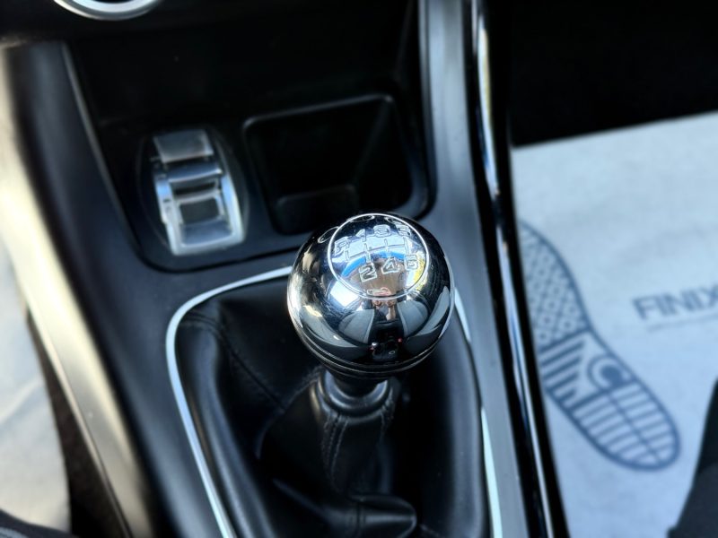 ALFA ROMEO Giulietta 1.6 JTDm 105 ch S&S Distinctive - Radar Ar/Clim / Régulateur / Garantie 6 Mois.