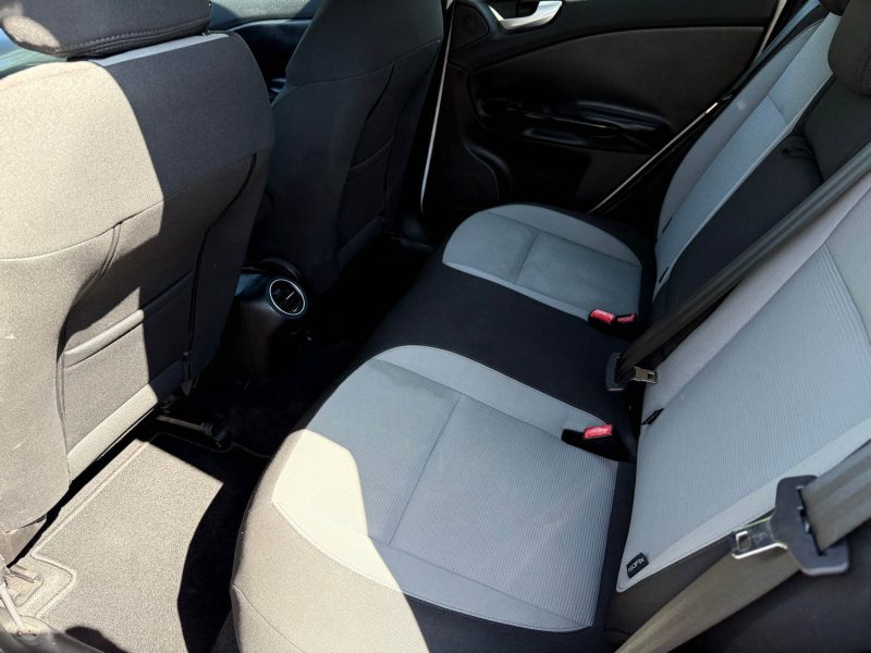 ALFA ROMEO Giulietta 1.6 JTDm 105 ch S&S Distinctive - Radar Ar/Clim / Régulateur / Garantie 6 Mois.