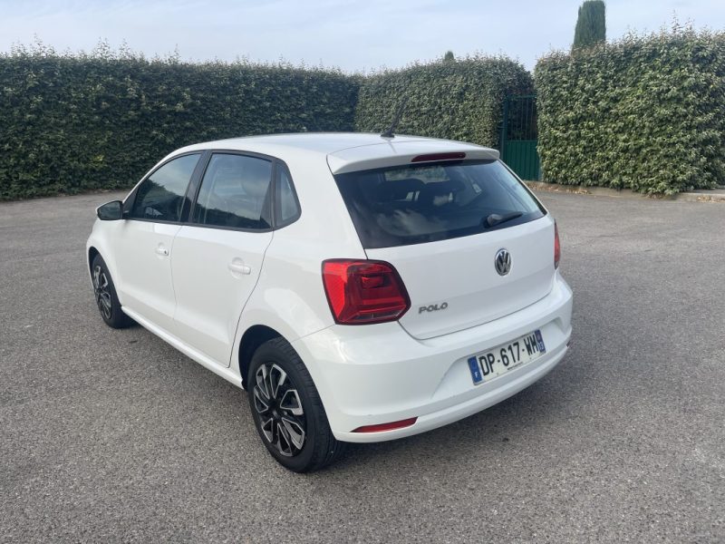 VOLKSWAGEN POLO 2015