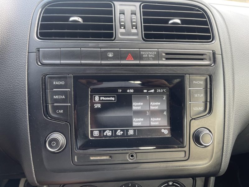 VOLKSWAGEN POLO 2015