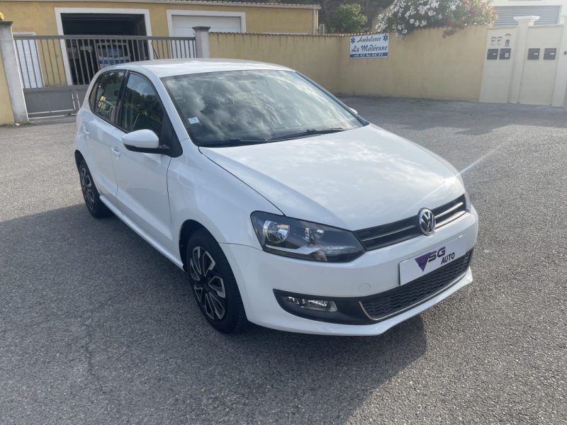 VOLKSWAGEN POLO 2015