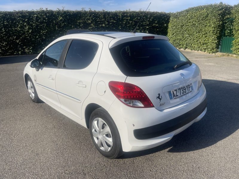 PEUGEOT 207 2010