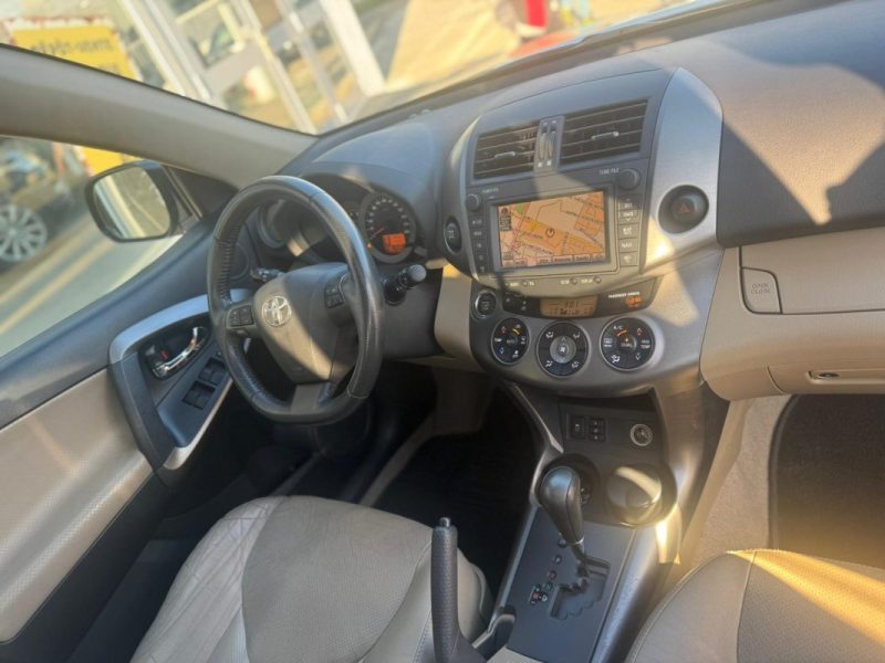 TOYOTA RAV 4 III 2011