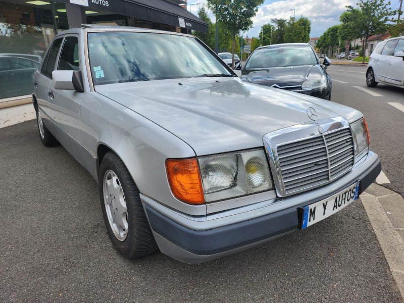 MERCEDES-BENZ 250D W124