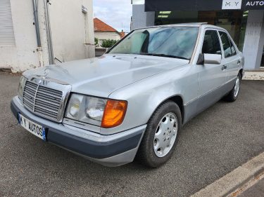 MERCEDES-BENZ 250D W124