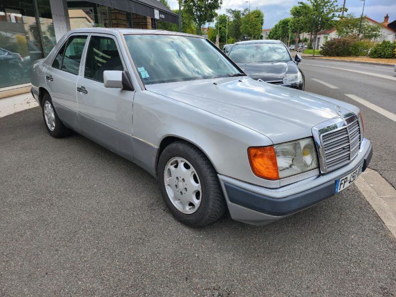 MERCEDES-BENZ 250D W124