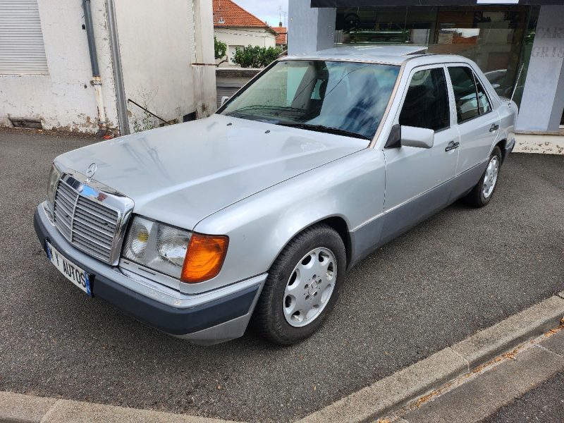 MERCEDES-BENZ 250D W124