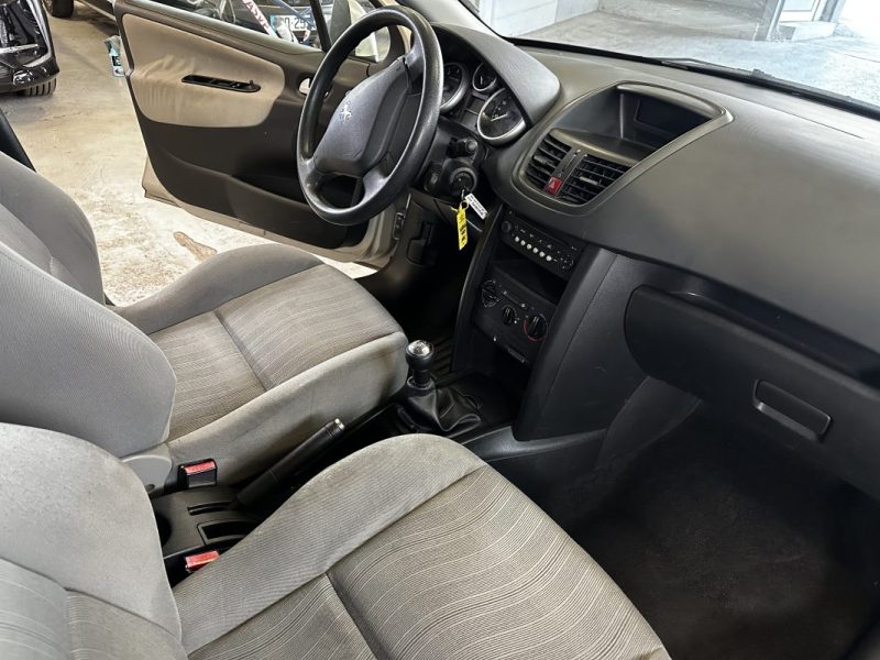 PEUGEOT 207 HDI 70 EXECUTIVE