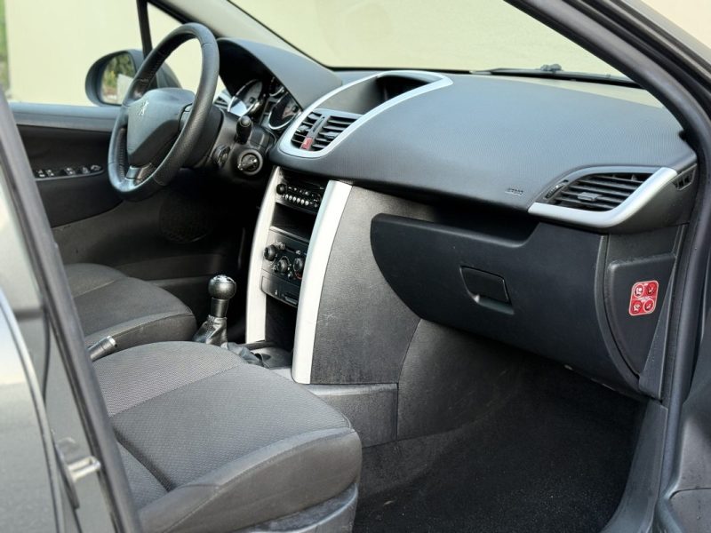 PEUGEOT 207 1.4 VTi 95CV Active 2011 171 000KM