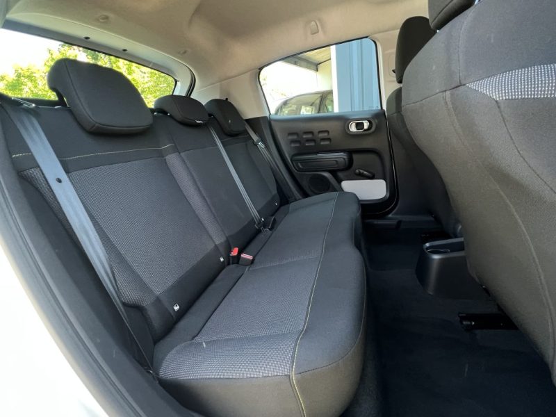 CITROEN C3 III PHASE 2 FINITION PLUS 1.2 110 Cv APPLE CARPLAY & ANDROID 11 200 Kms - GARANTIE 1 AN