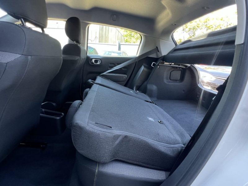 CITROEN C3 III PHASE 2 FINITION PLUS 1.2 110 Cv APPLE CARPLAY & ANDROID 11 200 Kms - GARANTIE 1 AN