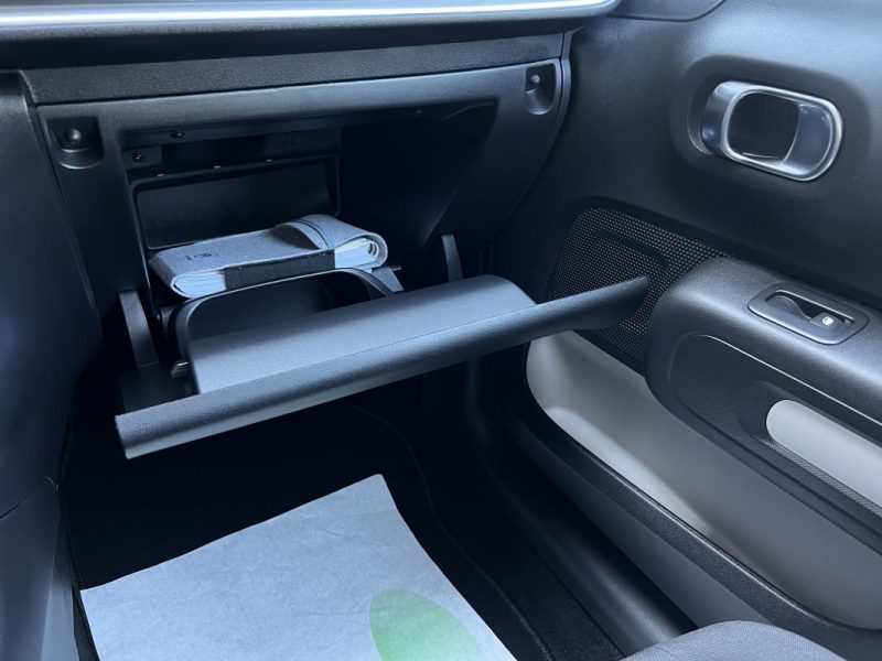 CITROEN C3 III PHASE 2 FINITION PLUS 1.2 110 Cv APPLE CARPLAY & ANDROID 11 200 Kms - GARANTIE 1 AN