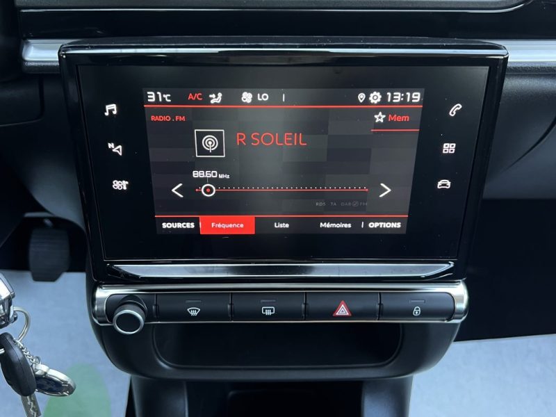 CITROEN C3 III PHASE 2 FINITION PLUS 1.2 110 Cv APPLE CARPLAY & ANDROID 11 200 Kms - GARANTIE 1 AN