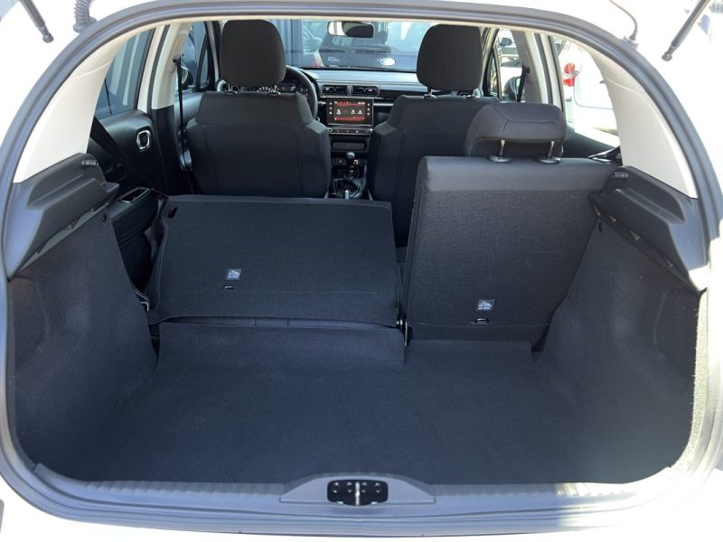 CITROEN C3 III PHASE 2 FINITION PLUS 1.2 110 Cv APPLE CARPLAY & ANDROID 11 200 Kms - GARANTIE 1 AN