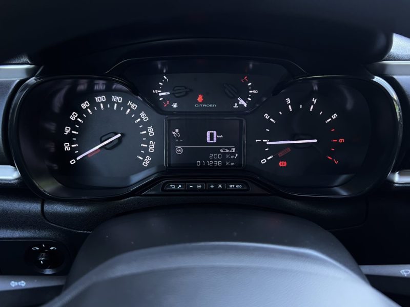 CITROEN C3 III PHASE 2 FINITION PLUS 1.2 110 Cv APPLE CARPLAY & ANDROID 11 200 Kms - GARANTIE 1 AN