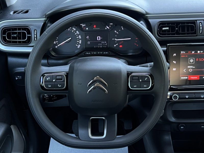 CITROEN C3 III PHASE 2 FINITION PLUS 1.2 110 Cv APPLE CARPLAY & ANDROID 11 200 Kms - GARANTIE 1 AN