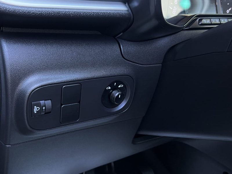 CITROEN C3 III PHASE 2 FINITION PLUS 1.2 110 Cv APPLE CARPLAY & ANDROID 11 200 Kms - GARANTIE 1 AN