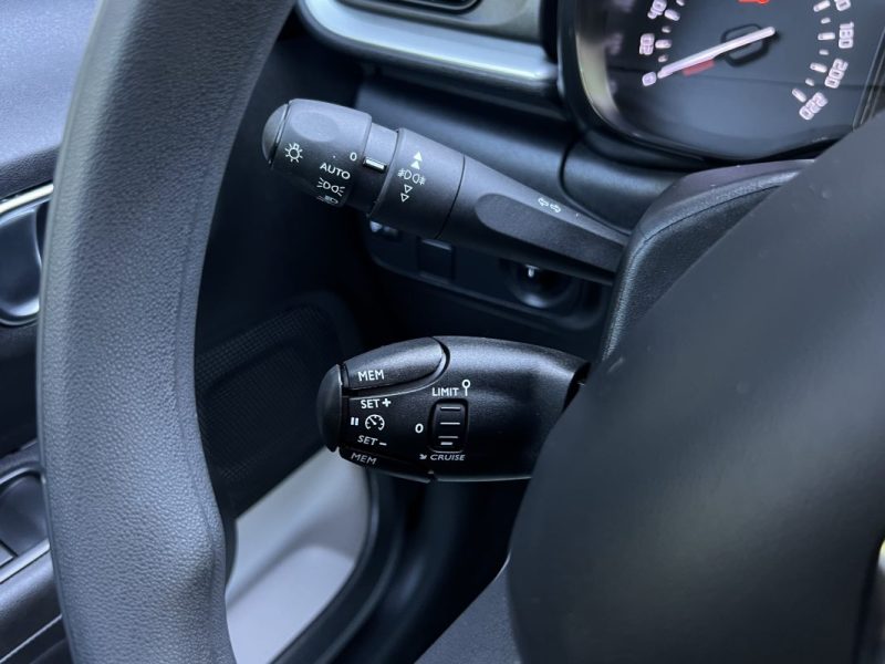 CITROEN C3 III PHASE 2 FINITION PLUS 1.2 110 Cv APPLE CARPLAY & ANDROID 11 200 Kms - GARANTIE 1 AN