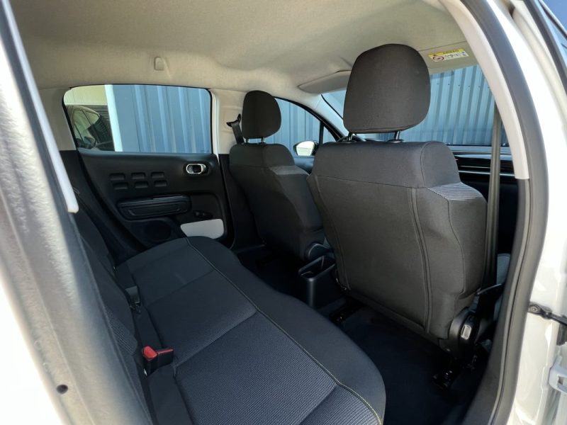 CITROEN C3 III PHASE 2 FINITION PLUS 1.2 110 Cv APPLE CARPLAY & ANDROID 11 200 Kms - GARANTIE 1 AN