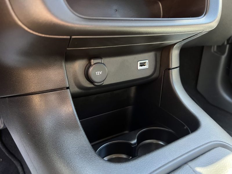 CITROEN C3 III PHASE 2 FINITION PLUS 1.2 110 Cv APPLE CARPLAY & ANDROID 11 200 Kms - GARANTIE 1 AN