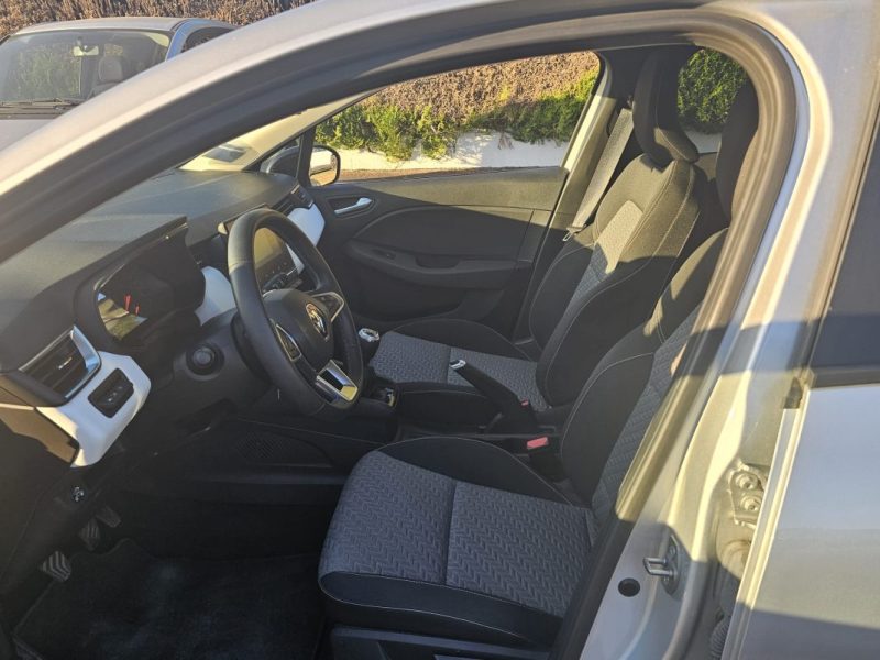RENAULT CLIO 2023