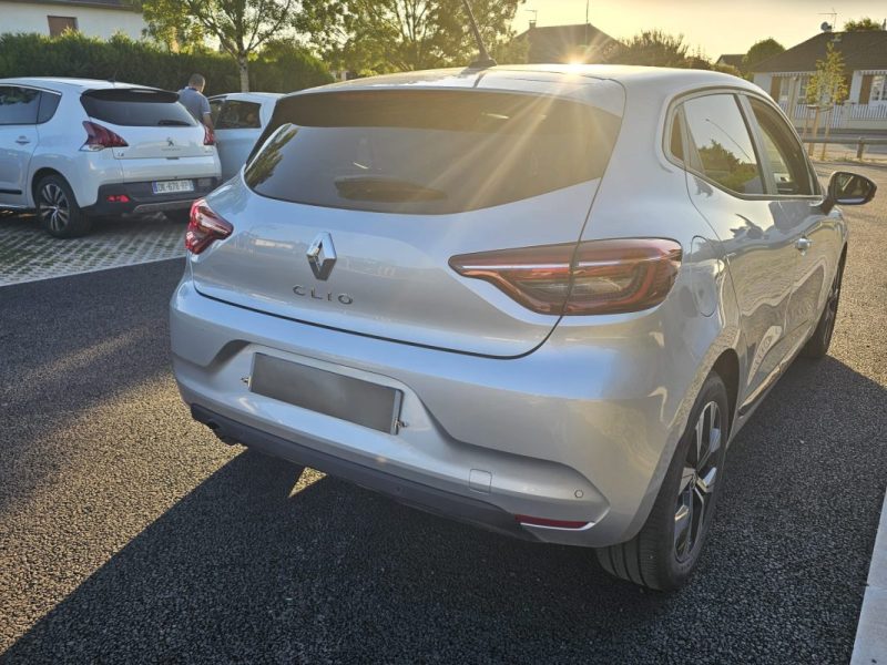 RENAULT CLIO 2023