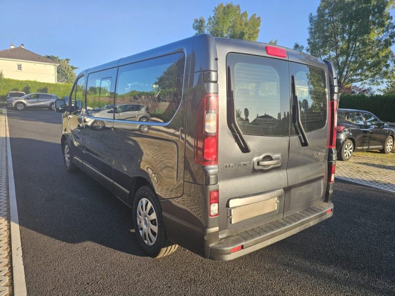 RENAULT TRAFIC 2021