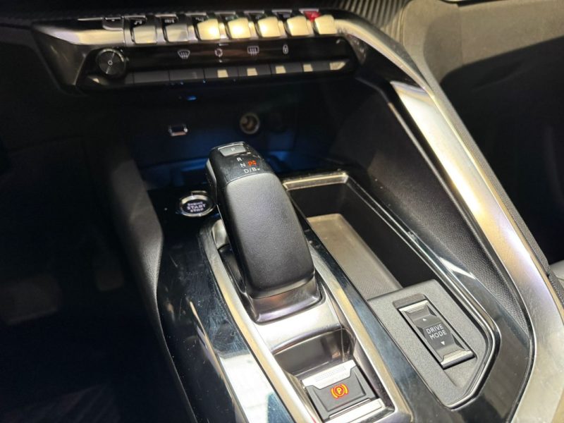 PEUGEOT 3008 HYBRID 225ch Allure Pack e-EAT8 