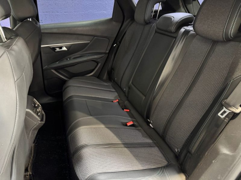 PEUGEOT 3008 HYBRID 225ch Allure Pack e-EAT8 